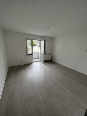 Schöne 2-Zimmer-Wohnung mit Balkon in Essen (Südostviertel) – 51 m² - Möbelübernahme Pflicht 1.700€