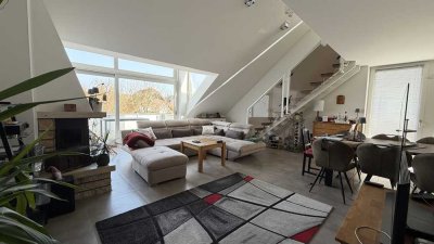 Helle Maisonette mit offener Galerie, ein Träumchen für Individualisten