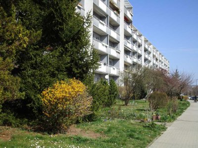 Wir sanieren für Sie: 3-Zimmerwohnung mit Balkon, Aufzug, Bad mit DUSCHE!