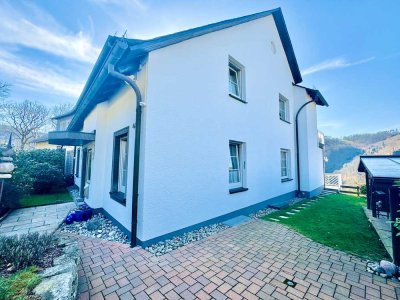 Gepflegtes Einfamilienhaus mit Einliegerwohnung und traumhaften Fernblick in Altena!