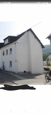 Sanierungsobjekt 3-4 Zimmer-Reihenendhaus in Winningen
