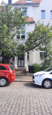 Geschmackvolle, vollst. renovierte 4-Raum-Hochparterre-Wohnung mit geh. Innenausstattung in Erfurt