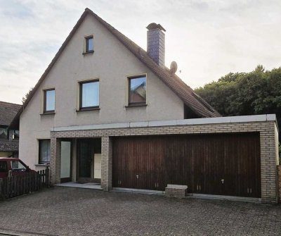 Provisionsfrei: Teilvermietetes Dreifamilienhaus mit direkter Waldlage