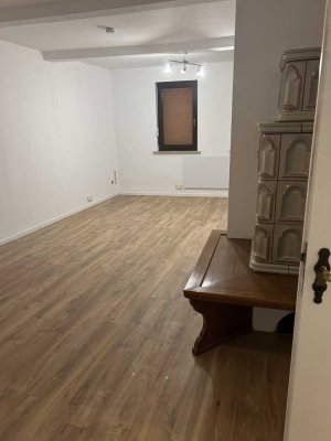 Geschmackvolles, vollständig renoviertes 4-Raum-Haus mit EBK in Sponheim