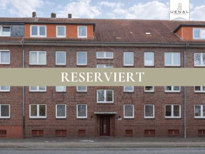 RESERVIERT: Wilhelmshaven: Großzügige 4-Zimmer-Wohnung im Hochparterre mit zwei Balkonen