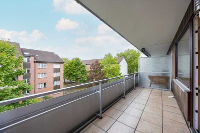 Sofort verfügbar: Gepflegte 3-Zimmer-Wohnung mit Balkon und Tiefgarage in Düsseldorf-Eller