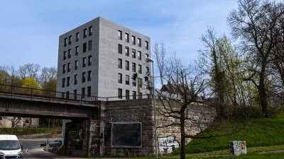 Möbiliertes Zwei-Zimmer-Apartment im 4. und 5.OG zu vermieten