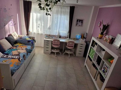 Geräumige 4-Zimmer Wohnung mit Balkon in Wuppertal-Elberfeld