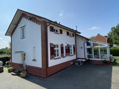 Außergewöhnliches Zuhause: Stil,
Seele und Freiraum für Familie & Beruf