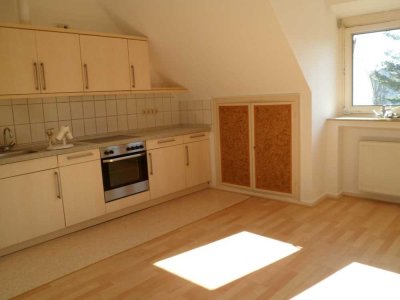 Phantastische, sonnige  DG-Wohnung mitten in der Stadt