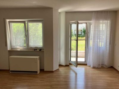 Exklusive, vollständig renovierte 2-Zimmer-Wohnung mit Balkon und Einbauküche in Karlsruhe