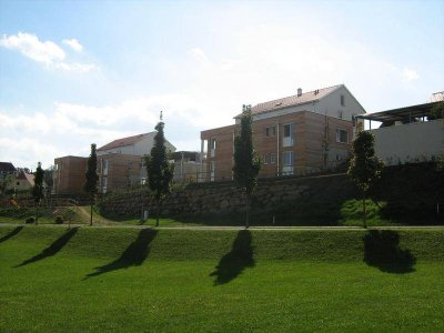 Sehr helle 3 Zimmer-Wohnung mit Terrasse und Küche - geförderte Miete ODER geförderte Miete mit Kaufoption - 3 Zimmer