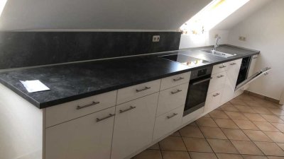 Helle 2-Zimmer Dachgeschosswohnung in Dexheim mit Balkon