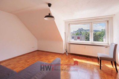 Gut geschnittene Dachgeschosswohnung mit Schlossblick am unteren Ortenberg.