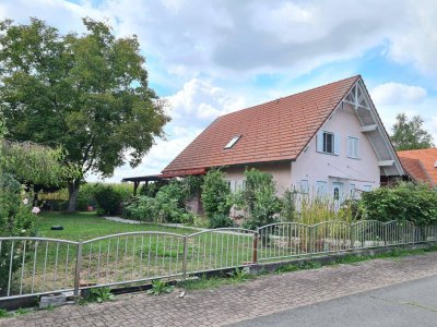 Einfamilienhaus mit Vollkeller samt angebauter Garage und überdachter Terrasse in ruhiger Sackgassenlage !
