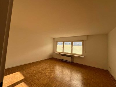 frisch renovierte Zwei-Zimmer-Wohnung in Mülheim-Saarn