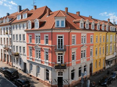 Sanierte Altbau-Dachgeschosswohnung mit ausgebautem Dachspitz und einzigartiger Parksicht