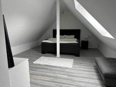 3 Zimmer, Maisonettewohnung mit Dach-Loggia und Landhaus-Küche