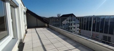 Sonnige ruhige 2,5 Zimmer-Wohnung mit Dachterrasse in zentrumsnaher Lage