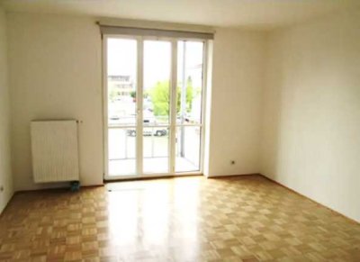 Inklusiver Tiefgaragenstellplatz! Renovierte, schicke Zweizimmer Wohnung zu verkaufen
