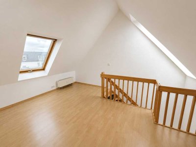 Lichtdurchflutete Maisonette-Dachgeschosswohnung mit Balkon in Magdeburg-Ottersleben