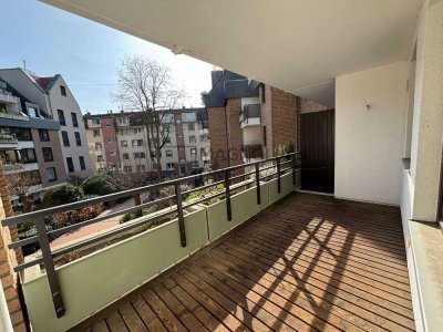 Barrierearme, lichtdurchflutete 2-Zimmer-Wohnung mit sonnigem Balkon, Aufzug und TG-Stellplatz