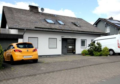 Ruhig gelegene Terrassenwohnung 
mit Blick ins Grüne!