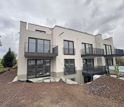 Barrierefreie 3-Zimmer-Whg. mit zwei Balkonen, Aufzug und moderner Ausstattung,  2 PKW-Stellplätze