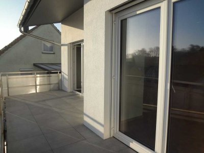 Exklusive und traumhaft schöne 3,5 Zimmer WHG (118qm²) mit EBK, Balkon & TG-Stellplatz zu vermieten!