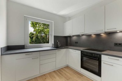 ERSTBEZUG: Hochwertig sanierte Wohnung mit Einbauküche!