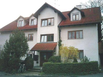 2 Zimmer Dachgeschoss-Wohnung, ca. 40 qm, ruhige Lage mit Balkon, Provisionsfrei von Privat