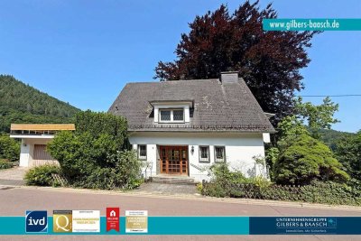 Einfamilienhaus mit Doppelgarage, Wintergarten und großzügigem Raumangebot