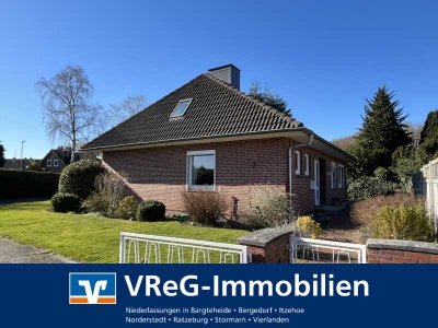 Platzwunder: Einfamilienhaus und Halle mit diversen Nutzungsmöglichkeiten
