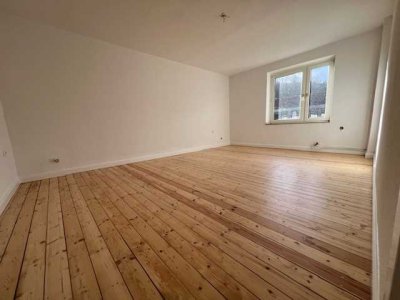 **TOP Wohnung ** Dachgeschosswohnung im wunderschönen Altbau