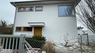 Elegantes , modernes Refugium mitten im Grünen