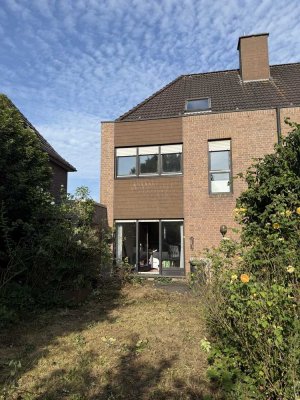 Großzügige Doppelhaushälfte mit Garten und Ausbaureserve in Wesel-Obrighoven/Lauerhaas