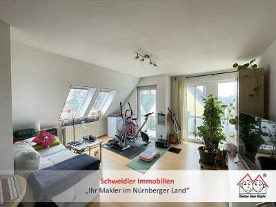 Schöner Ausblick: Sonnige 2-Zimmer-DG-Wohnung mit zwei Balkonen & Kfz-Stellplatz in Cadolzburg