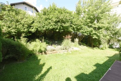 Herrliches Design Familienhaus, Zentral mit Garten! Inklusive Strom, Wasser, Fernwärme. Tiefgarageparkplatz verfügbar
