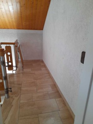 Helle 3-Zimmer Dachgeschosswohnung in Gründau mit Garage