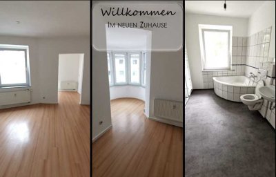 Interesse? Helle Zwei-Zimmer-Wohnung mit Balkon