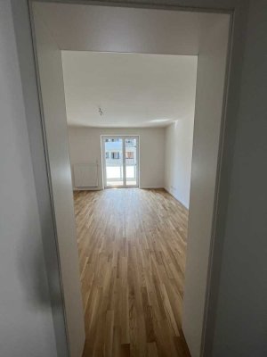Moderne 2-Zimmer Wohnung mit Wohnküche und Südbalkon in zentraler Lage
