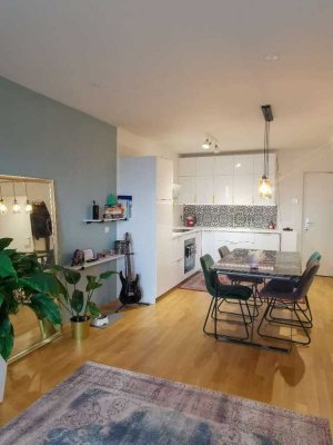 Exklusive, gepflegte 1,5-Zimmer-Wohnung mit Einbauküche in Singen (Hohentwiel)