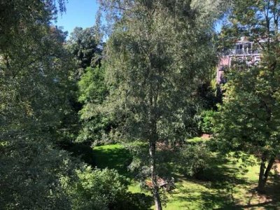 Teilmöblierte 2-Zimmer-Wohnung mit Balkon und Blick ins Grüne für 6 Monate mitten in Winterhude