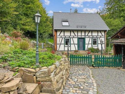 Direkt einziehen: Komplett saniertes Fachwerkhaus – Ihre Oase in Gummersbach-Hagen