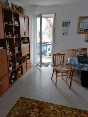 Freundliche 2-Zimmer-EG-Wohnung mit Balkon in Bad Neustadt