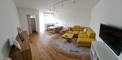 Kompllett renovierte helle Wohnung