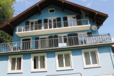 Erdgeschoss-Wohnung mit Garten und Parkplatz