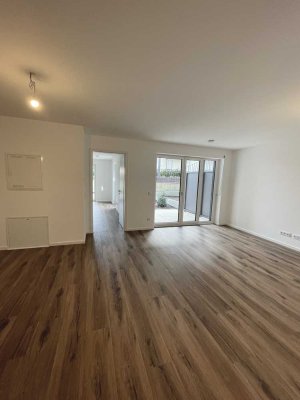 2-Zimmer-Wohnung mit großer Süd-Terrasse und evtl. EBK