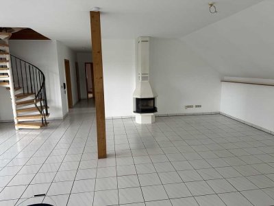 Renovierte 4-Zimmer Maisonette-Wohnung mit Balkon in Heiligenroth