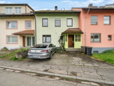 Renovierungsbedürftiges Reihenmittelhaus in ruhiger Lage von Kollnau